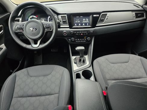 Used 2017 Kia Niro LX image 18