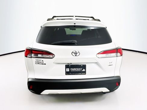Certified 2024 Toyota Corolla Cross LE w/ Moonroof Package AWD/4WD image 6