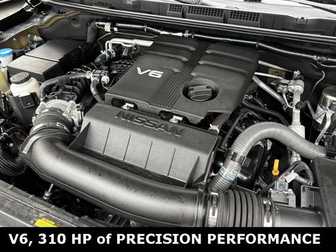 Used 2023 Nissan Frontier SV image 6