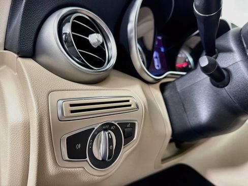 Used 2020 Mercedes-Benz C 300 Sedan image 10