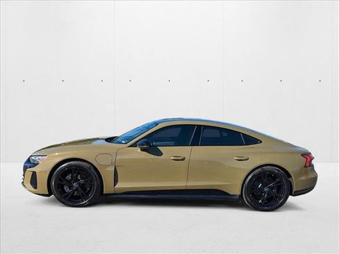 Used 2022 Audi e-tron GT Prestige image 9