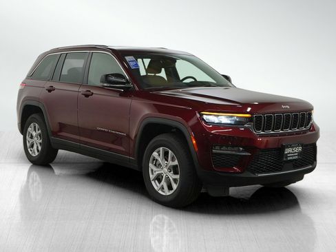 Used 2023 Jeep Grand Cherokee Limited image 7