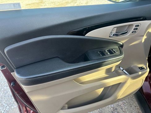Used 2018 Honda Pilot Touring image 24