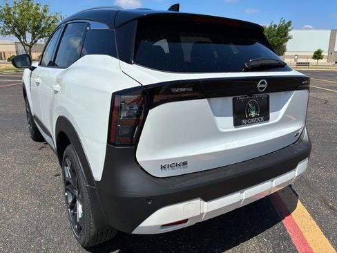 New 2026 Nissan Kicks SR FWD image 4
