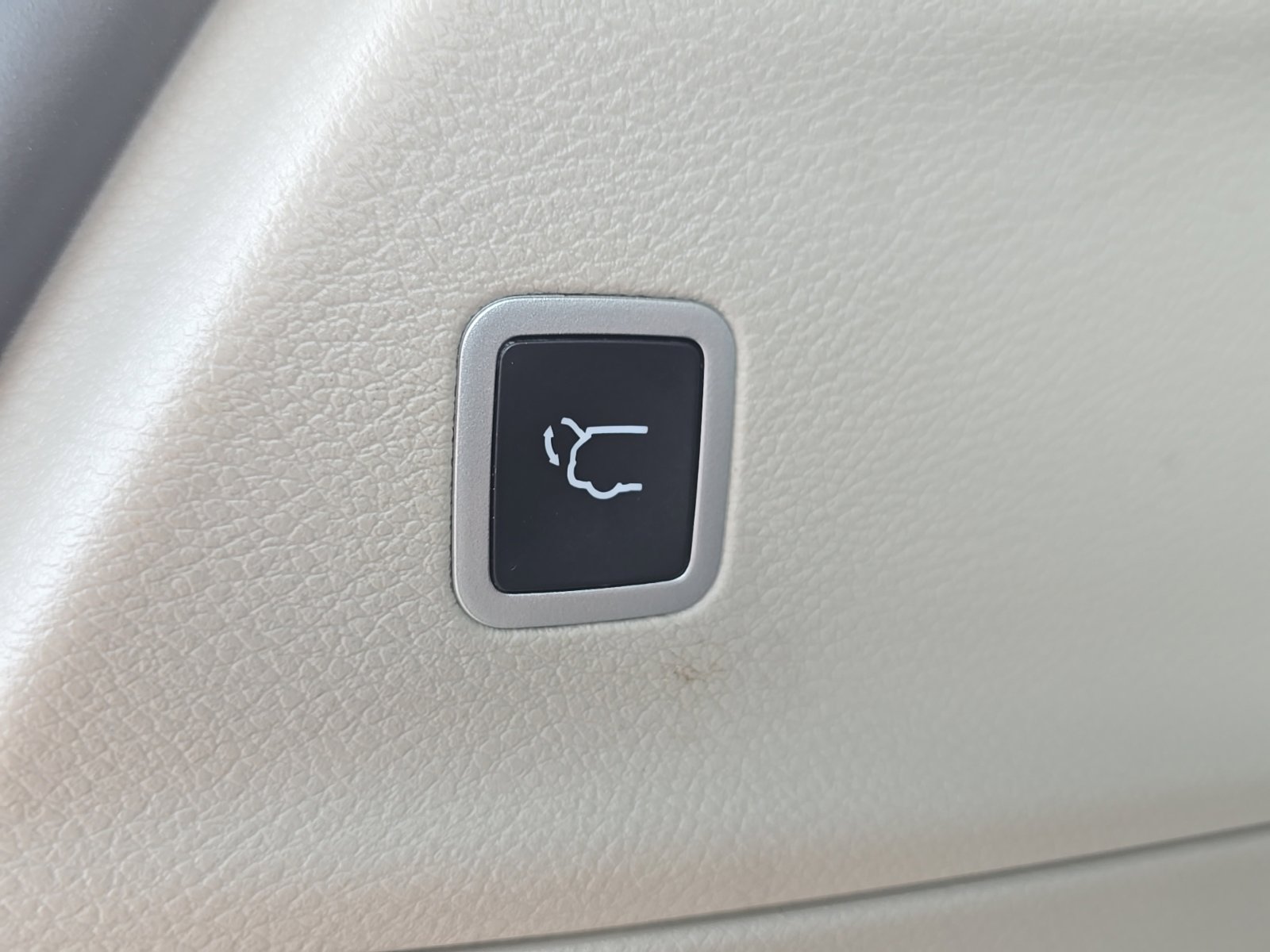 Used 2024 Chrysler Pacifica Touring-L FWD image 61