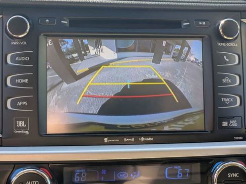 Used 2017 Toyota Highlander Limited image 18