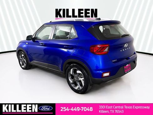 Used 2023 Hyundai Venue SEL FWD image 7
