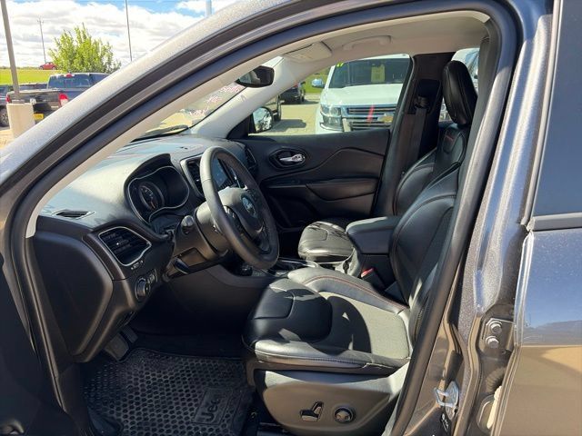 Used 2022 Jeep Cherokee Trailhawk w/ Trailer Tow Group AWD/4WD image 5