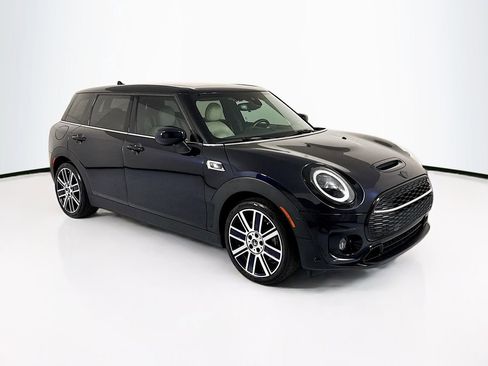 Certified 2024 MINI Cooper Clubman S FWD image 3
