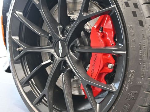 Used 2025 Aston Martin V8 Vantage Coupe image 44