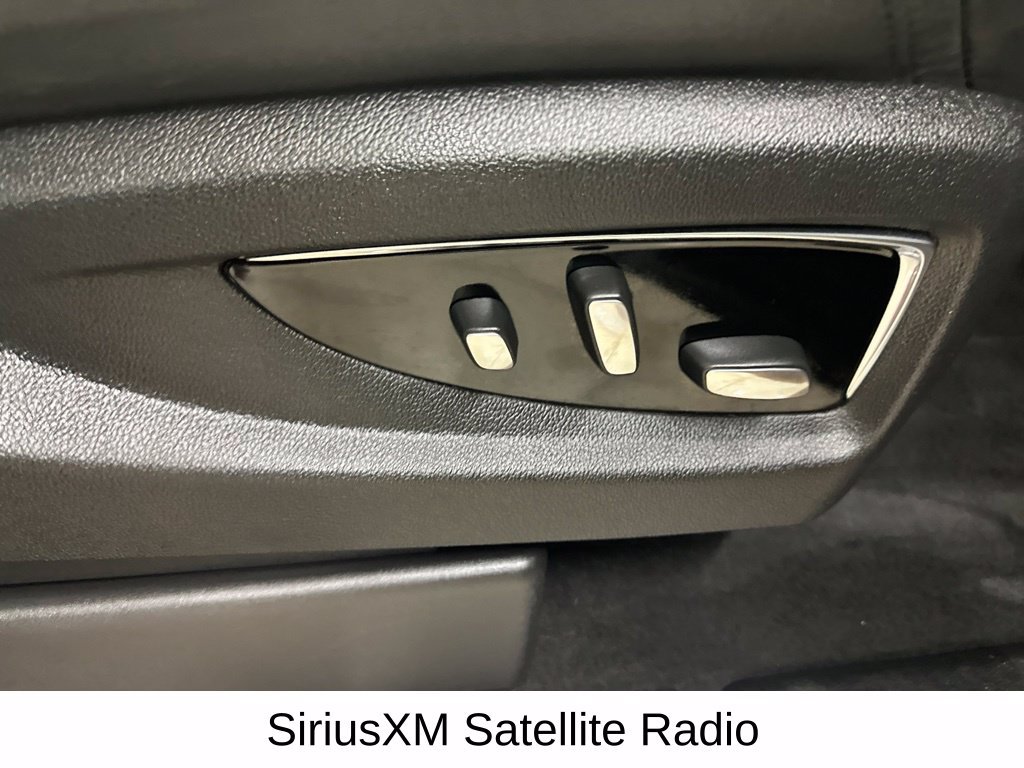 Used 2017 Cadillac Escalade Premium Luxury AWD/4WD image 22