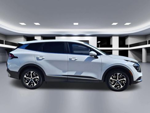 Certified 2023 Kia Sportage EX image 7