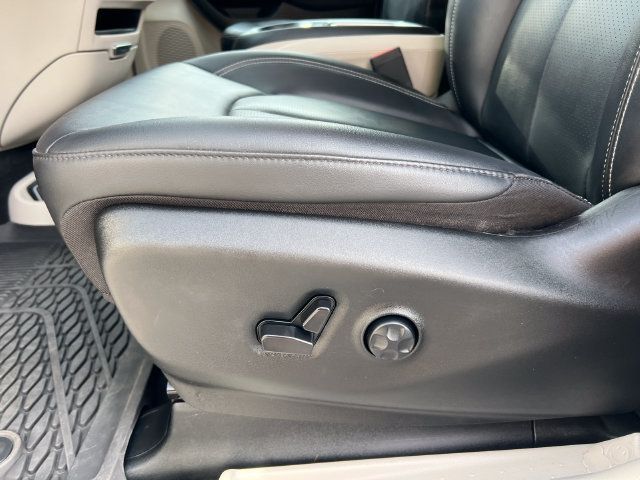 Used 2024 Chrysler Pacifica Touring-L w/ Road Tripper Package FWD image 12