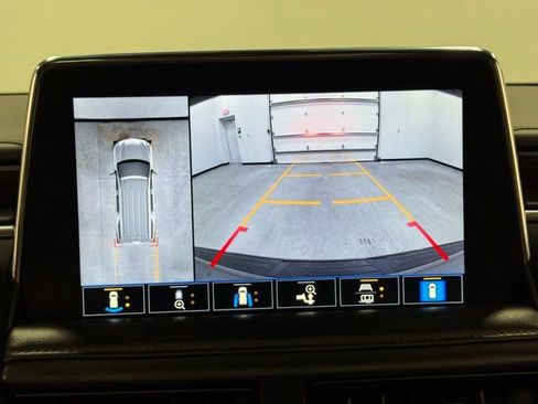 Used 2021 Chevrolet Tahoe High Country w/ Premium Package image 29