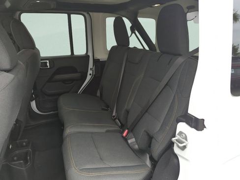 Used 2025 Jeep Wrangler Unlimited Sahara AWD/4WD image 25