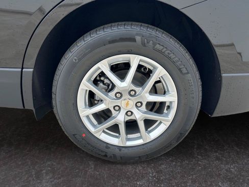 Used 2024 Chevrolet Equinox LT FWD image 25