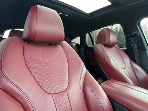 Used 2022 BMW X6 xDrive40i w/ Executive Package image 21