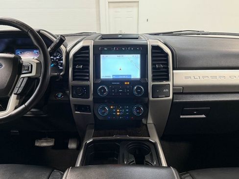 Used 2020 Ford F350 Lariat w/ Lariat Ultimate Package image 16