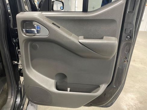 Used 2015 Nissan Frontier PRO-4X AWD/4WD image 21