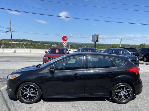 Used 2015 Ford Focus SE w/ SE Sport Package FWD image 9