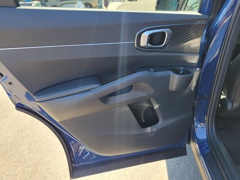 Used 2024 Kia Sorento S FWD image 13