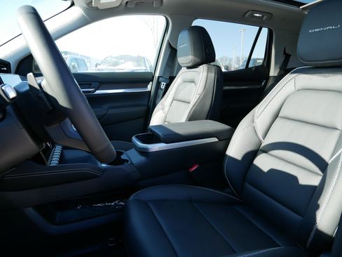 New 2026 GMC Terrain Denali w/ LPO, Black Badging Package image 4