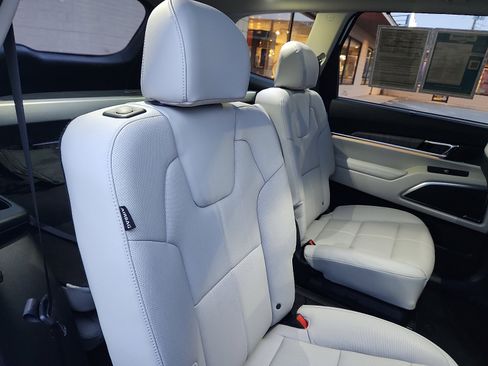 Used 2024 Kia Telluride SX image 31