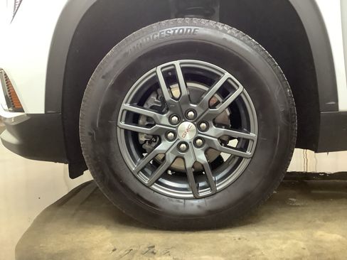 Used 2025 GMC Acadia Elevation FWD image 26