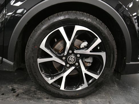 Used 2019 Toyota C-HR Limited image 29