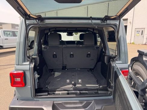 Used 2026 Jeep Wrangler Unlimited Sahara AWD/4WD image 18