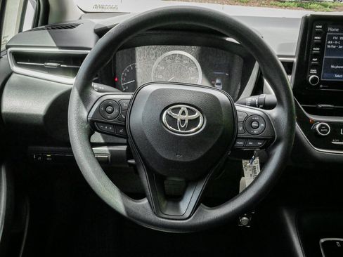 Used 2022 Toyota Corolla LE FWD image 18