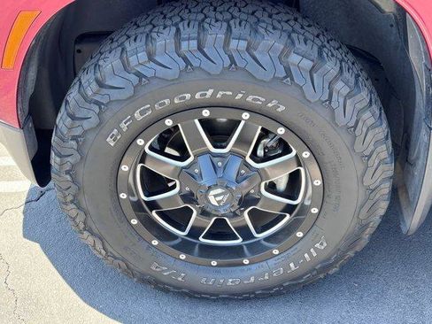 Used 2022 Nissan Frontier SV w/ Technology Package AWD/4WD image 6