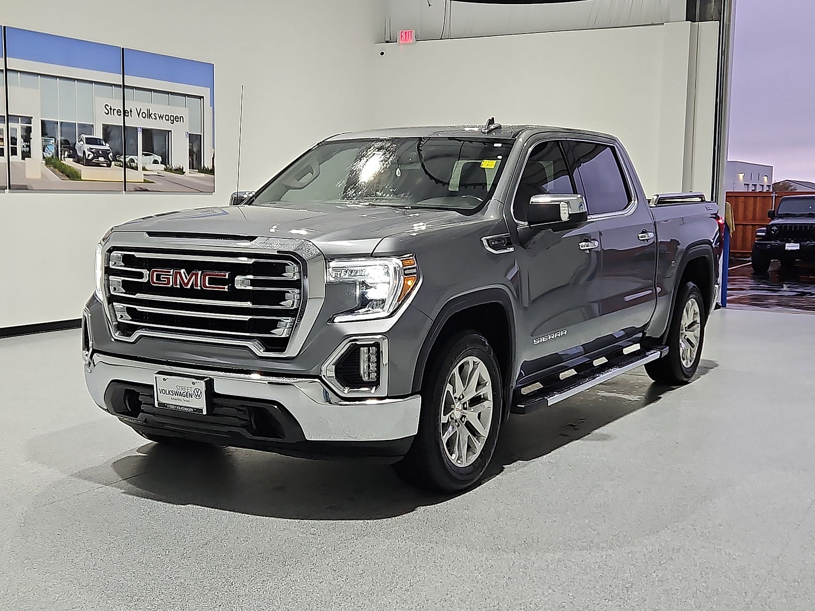Used 2021 GMC Sierra 1500 SLT w/ SLT Premium Package AWD/4WD image 4