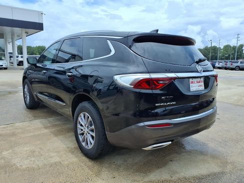 Used 2024 Buick Enclave Essence w/ Technology Package FWD image 5