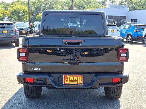 Certified 2021 Jeep Gladiator Overland image 5