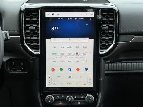 New 2025 Ford Ranger Lariat w/ FX4 Off-Road Package image 18