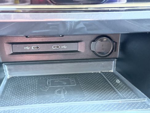 Used 2024 Volkswagen Tiguan SE image 23