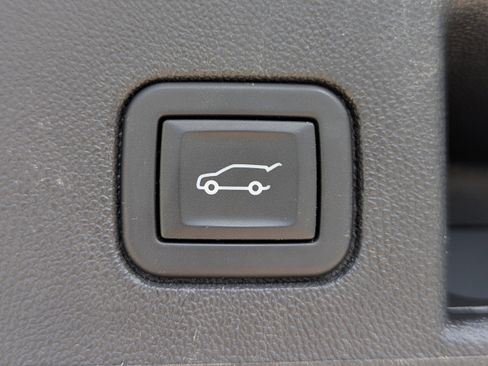 Used 2023 Chevrolet Equinox LT AWD/4WD image 11