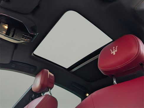 Used 2022 Maserati Levante GT image 20