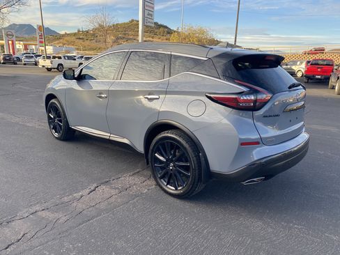 Used 2023 Nissan Murano SV w/ SV Midnight Edition Package image 2
