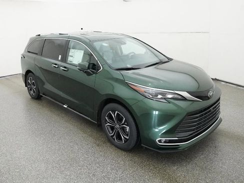 New 2026 Toyota Sienna Platinum image 5