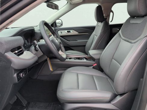 New 2025 Ford Explorer Active w/ Active Comfort Package image 9