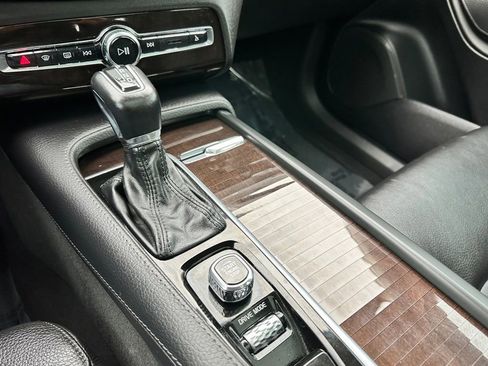 Used 2019 Volvo XC90 T6 Momentum w/ Advanced Package image 19