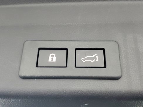 Used 2022 Subaru Ascent Limited image 33