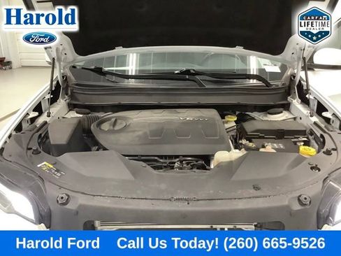 Used 2021 Jeep Cherokee Limited w/ Trailer Tow Group AWD/4WD image 18