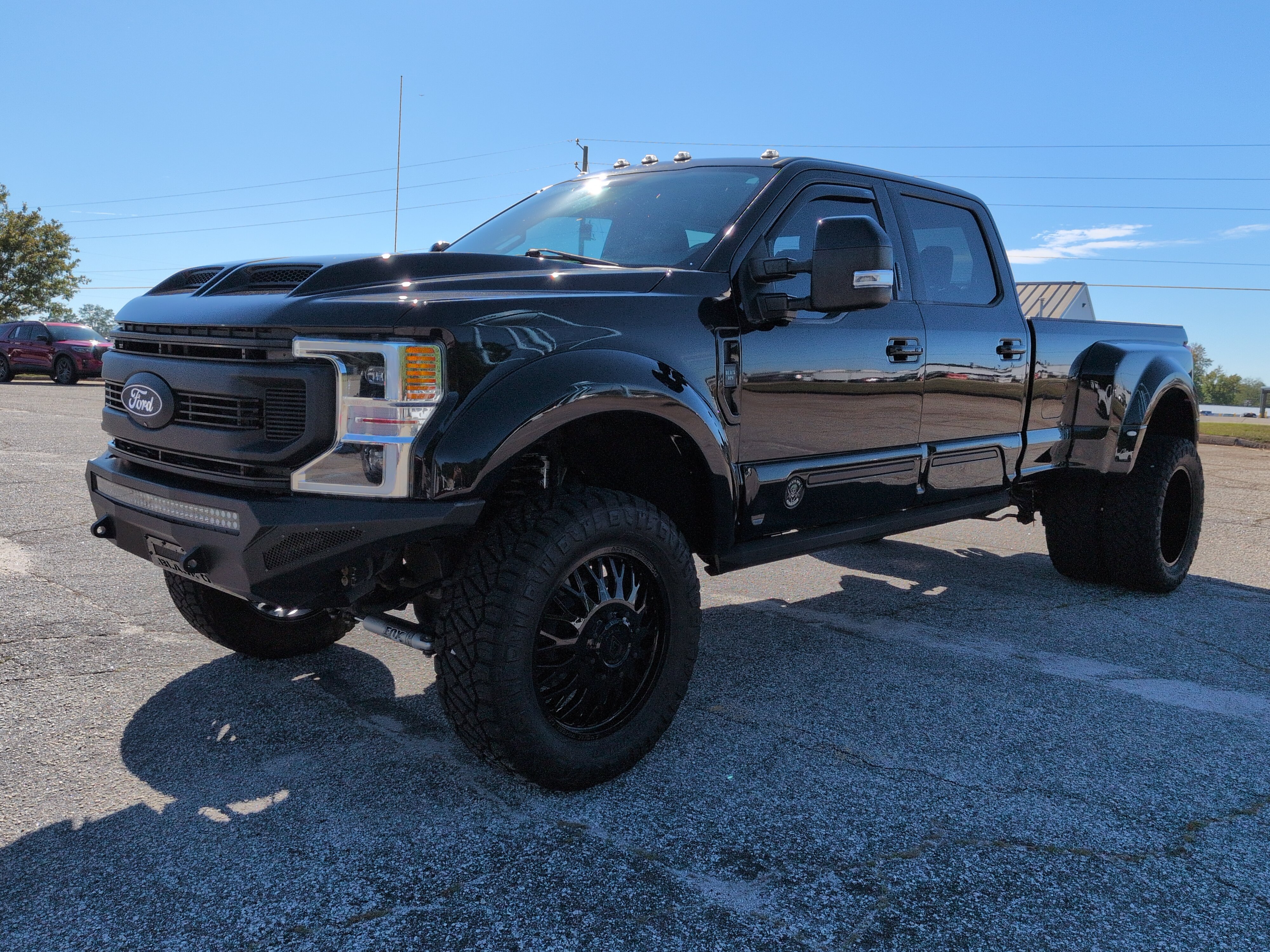Used 2020 Ford F350 Lariat w/ Lariat Ultimate Package AWD/4WD image 6