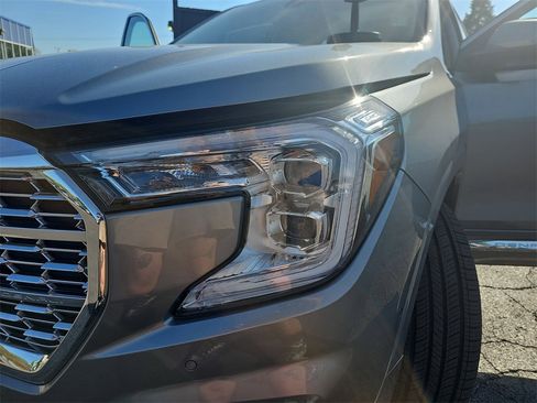 Used 2024 GMC Terrain Denali w/ Denali Premium Package image 39