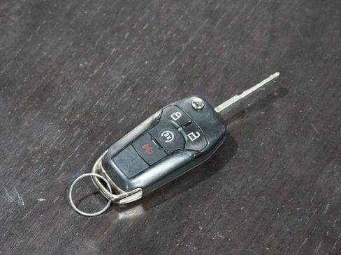 Used 2017 Ford F250 Lariat w/ Lariat Value Package image 2