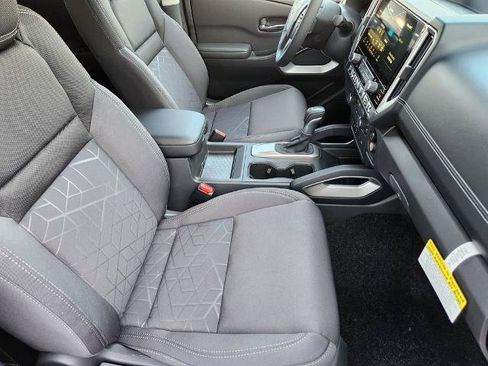 Certified 2025 Nissan Frontier SV w/ SV Convenience Package RWD image 9