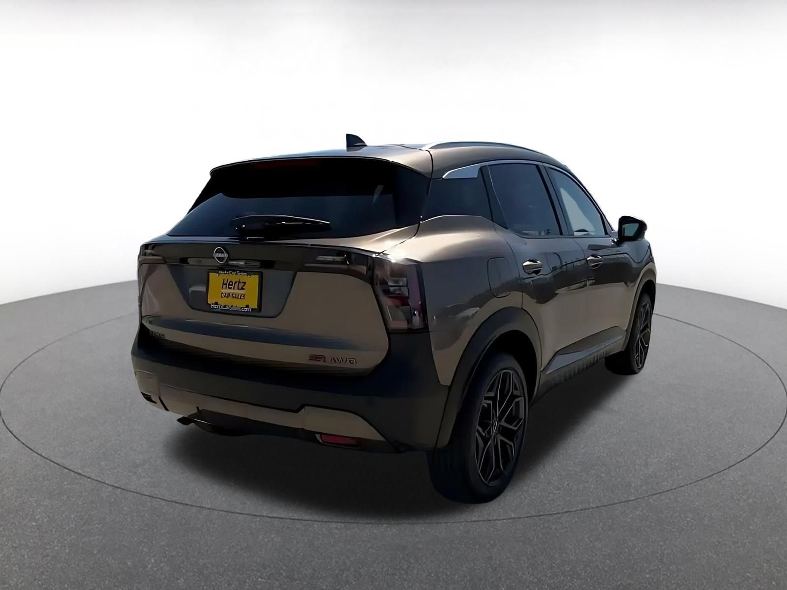 Used 2026 Nissan Kicks SR AWD/4WD image 13